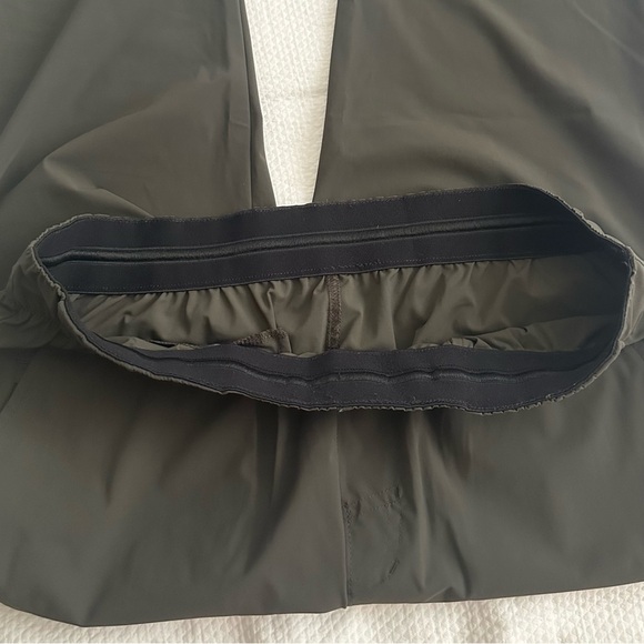 Vuori Men's Fleet Pant - Dark Oregano SZ XL - Picture 3 of 7